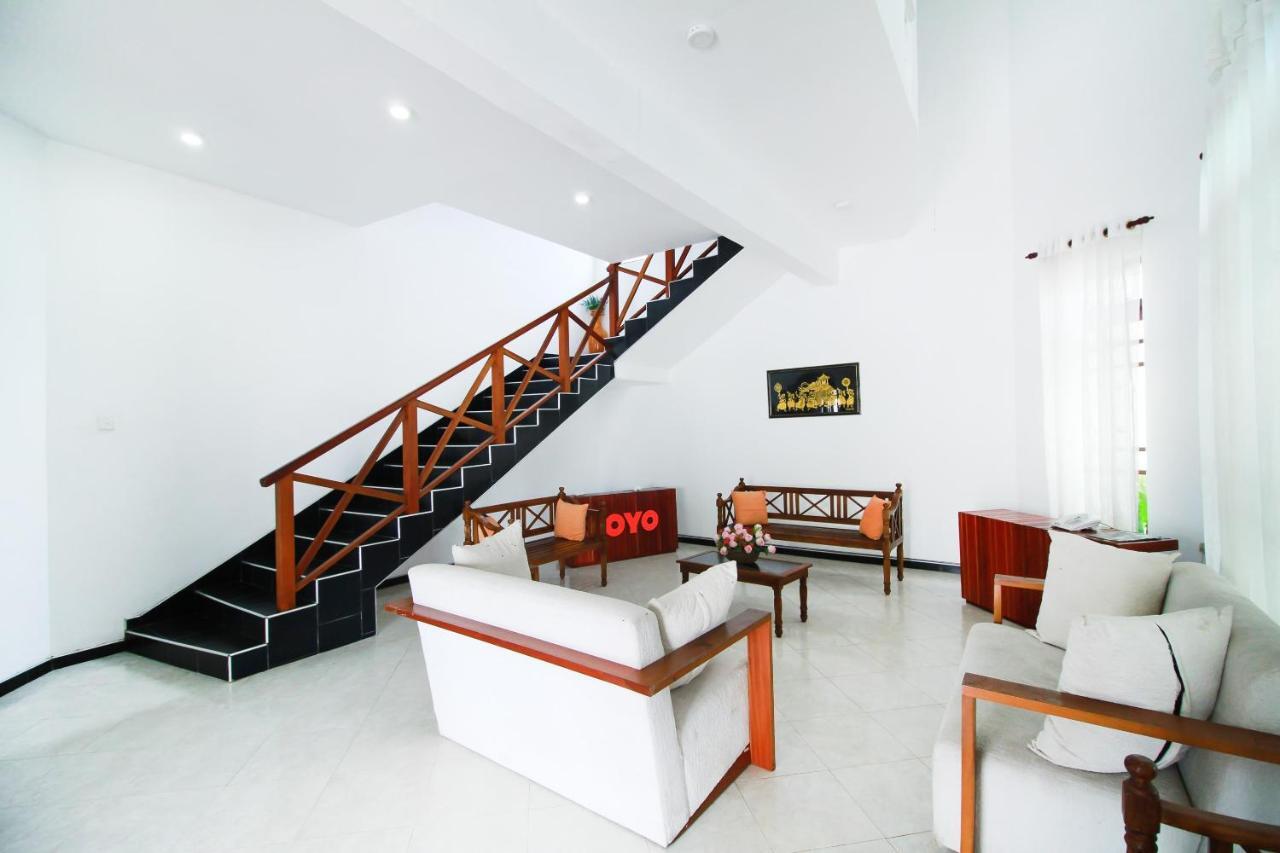 Hotel By The C Uswetakeiyawa Εξωτερικό φωτογραφία