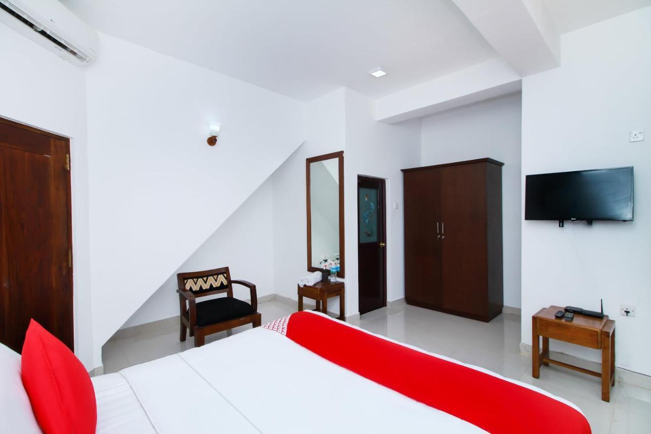 Hotel By The C Uswetakeiyawa Εξωτερικό φωτογραφία