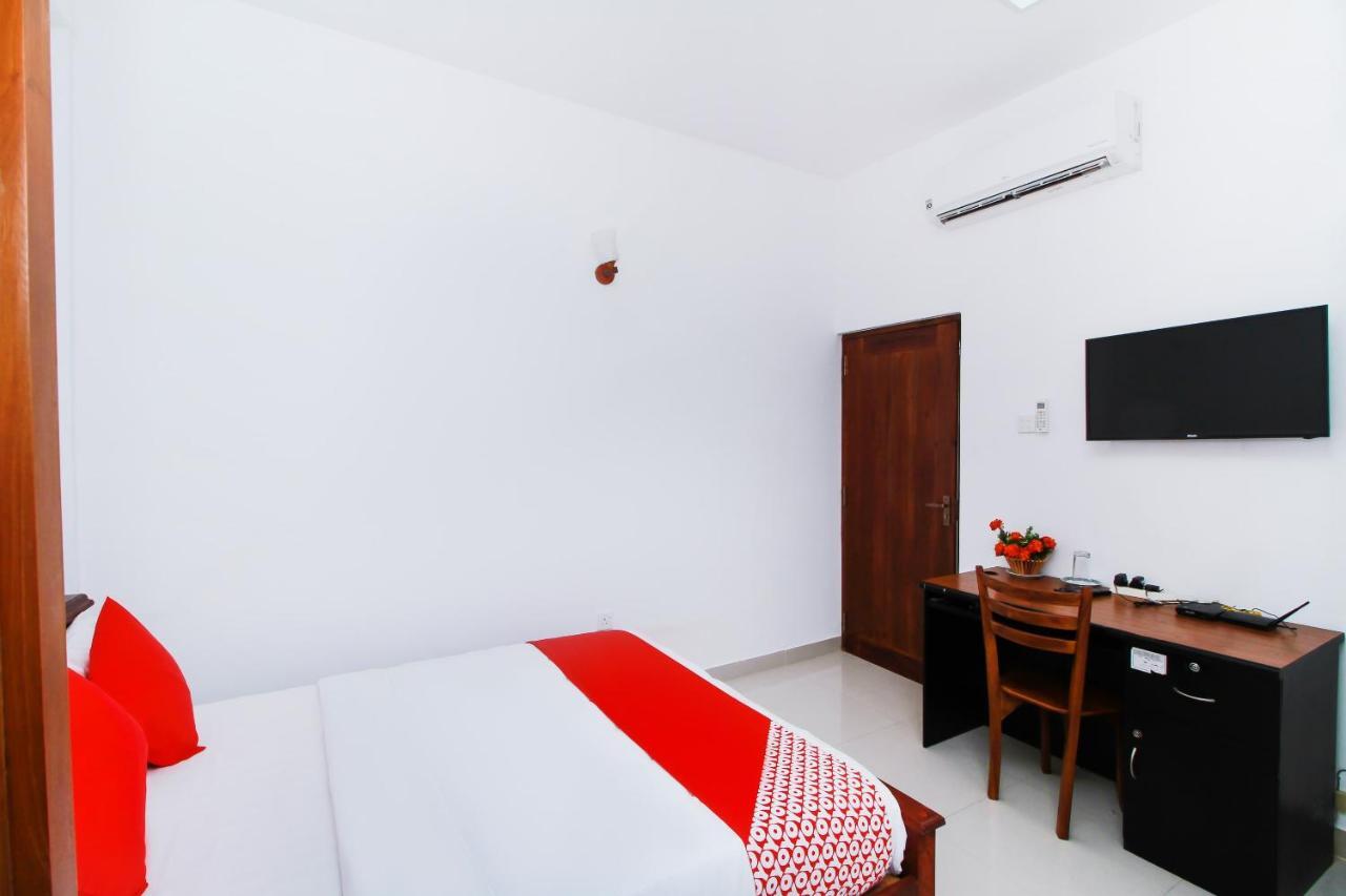 Hotel By The C Uswetakeiyawa Εξωτερικό φωτογραφία