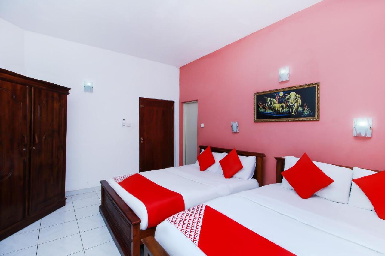 Hotel By The C Uswetakeiyawa Εξωτερικό φωτογραφία